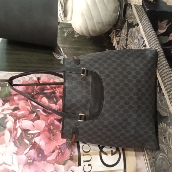 Luxury Authentic Gucci Tote - Picture 2 of 7